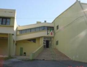 La scuola di Papanice dove si è tenuto il Consiglio