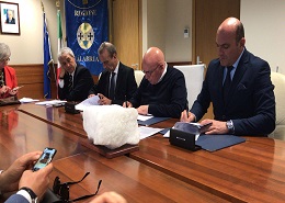 La firma della convenzione