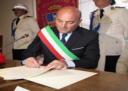 Il sindaco Pugliese