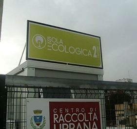 L'isola ecologica di via Saffo