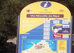 Uno degli infopoint 