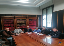 Un momento della sottoscrizione