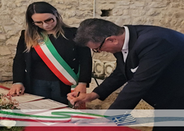 Un momento della sottoscrizione