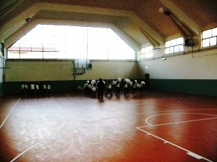 La palestra di una scuola cittadina