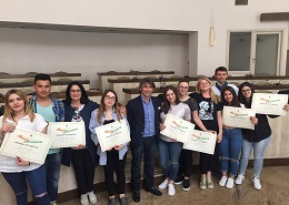 L'assessore Frisenda con gli studenti