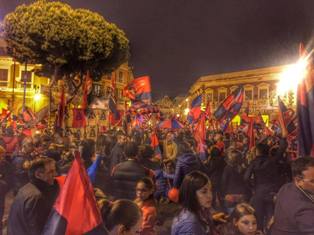 Un momento di festa rosso blu