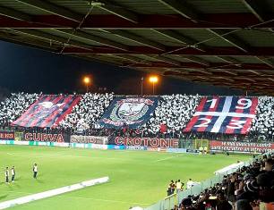 La Curva Sud dello stadio Ezio Scida