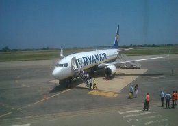 Il primo volo dall'aeroporto S. Anna